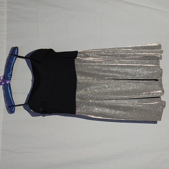 Morgan & Co Box Pleat Dress - Picture 2 of 9